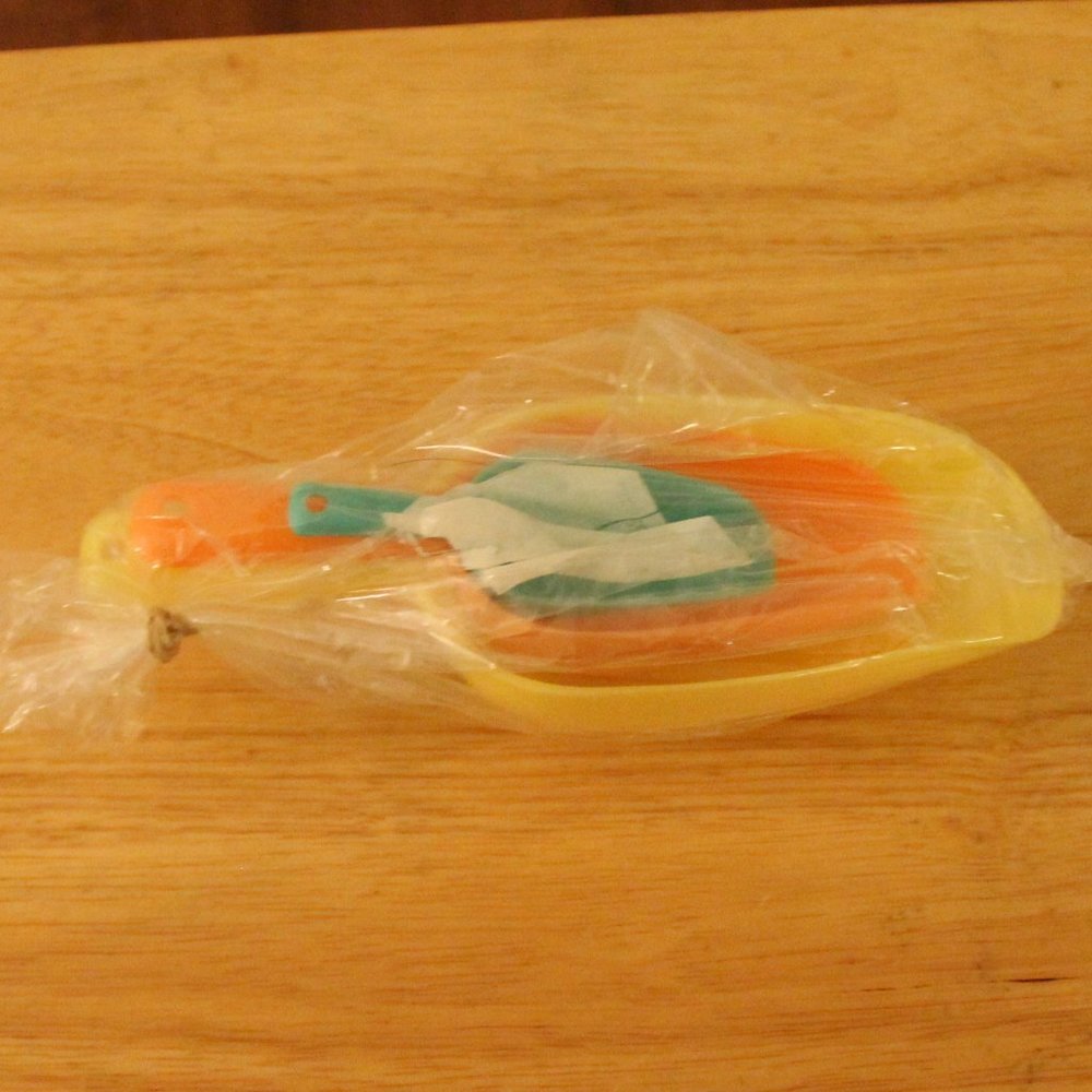 Plastic Measuring Scoops - 3pc - TBLE, 1/3Cup, 1Cup - never used